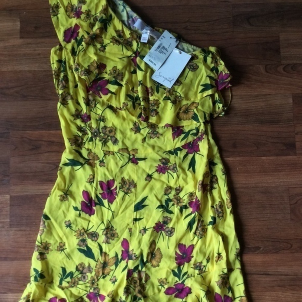 Scripted One Shoulder Ruffled Floral Romper - Picture 4 of 6